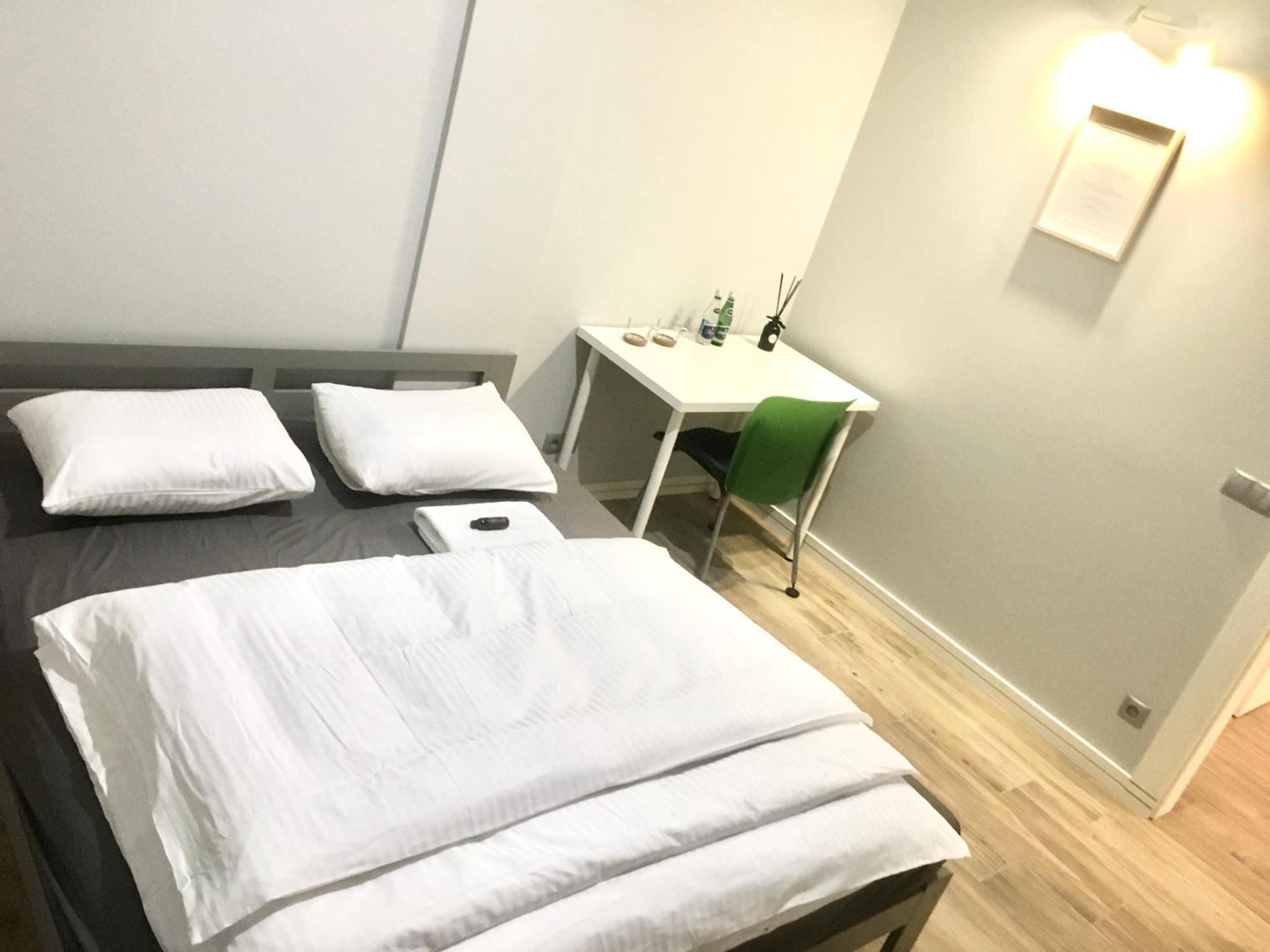 Fractal Guest Rooms - Poznan Centrum Andersia Square & Old Town Δωμάτιο φωτογραφία